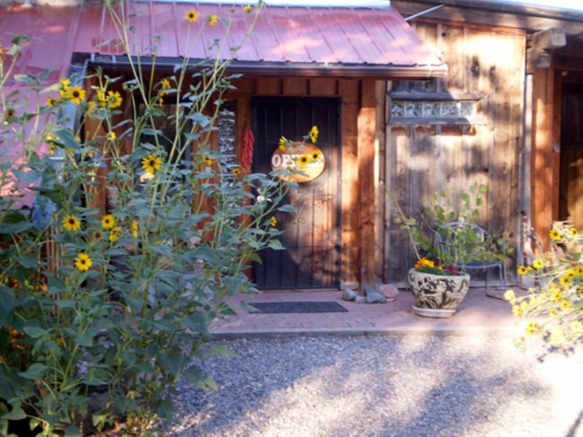 Silver River Adobe Inn Bed And Breakfast Farmington Exterior photo